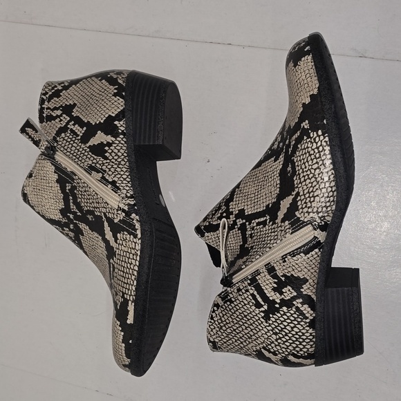 Arizona Jean Co. Galen Ankle Booties Memory Foam Snake Animal Print Size 9.5 - Picture 8 of 16
